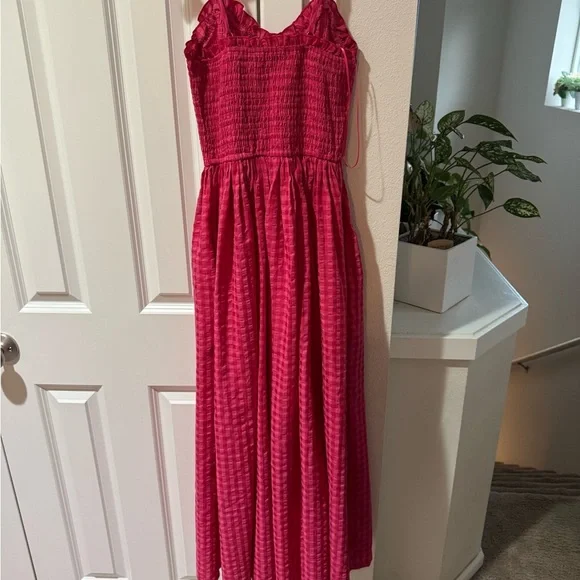 Elegant Red Maxi Dress - Picture 3 of 3